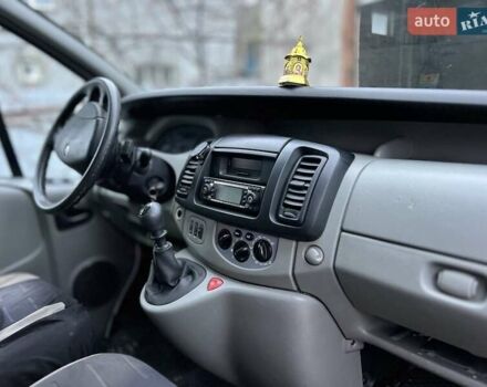 Белый Рено Трафик, объемом двигателя 2 л и пробегом 320 тыс. км за 8400 $, фото 15 на Automoto.ua