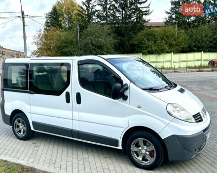 Белый Рено Трафик, объемом двигателя 2 л и пробегом 243 тыс. км за 9800 $, фото 3 на Automoto.ua