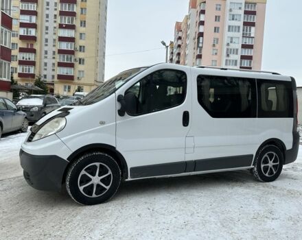 Белый Рено Трафик, объемом двигателя 2 л и пробегом 206 тыс. км за 8900 $, фото 2 на Automoto.ua