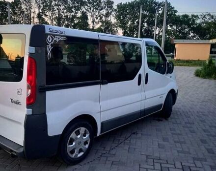 Белый Рено Трафик, объемом двигателя 2 л и пробегом 330 тыс. км за 9500 $, фото 5 на Automoto.ua