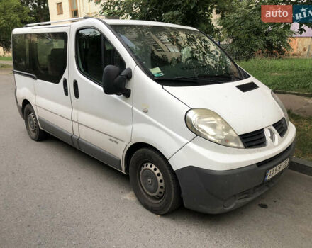 Белый Рено Трафик, объемом двигателя 2 л и пробегом 360 тыс. км за 8800 $, фото 1 на Automoto.ua