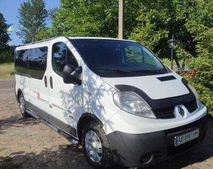 Белый Рено Трафик, объемом двигателя 2 л и пробегом 385 тыс. км за 11500 $, фото 1 на Automoto.ua
