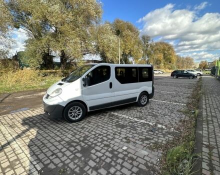 Белый Рено Трафик, объемом двигателя 2.5 л и пробегом 307 тыс. км за 7400 $, фото 3 на Automoto.ua