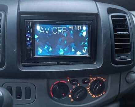 Білий Рено Трафік, об'ємом двигуна 2 л та пробігом 377 тис. км за 7000 $, фото 4 на Automoto.ua