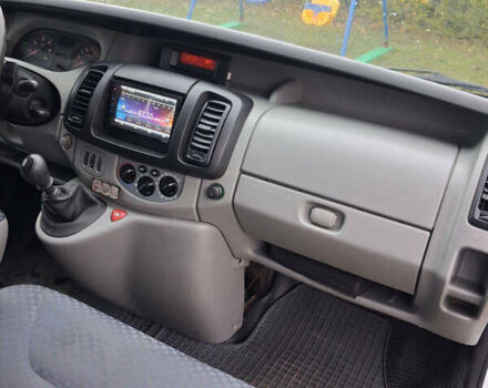 Рено Трафик 2009 в Валках на Automoto.ua Белый Рено Трафик, объемом двигателя 2 л и пробегом 307 тыс. км за 9000 $, фото 24 на Automoto.ua