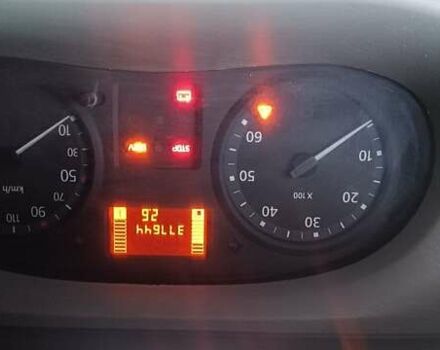 Білий Рено Трафік, об'ємом двигуна 2 л та пробігом 377 тис. км за 7000 $, фото 3 на Automoto.ua