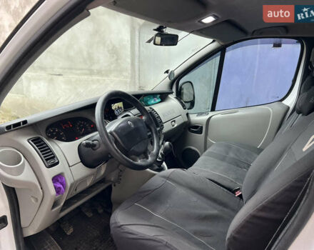 Білий Рено Трафік, об'ємом двигуна 2 л та пробігом 200 тис. км за 8300 $, фото 6 на Automoto.ua
