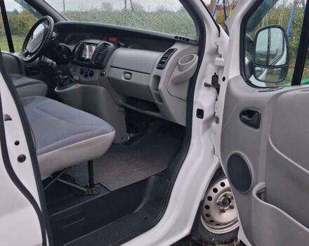 Рено Трафик 2009 в Валках на Automoto.ua Белый Рено Трафик, объемом двигателя 2 л и пробегом 307 тыс. км за 9000 $, фото 23 на Automoto.ua