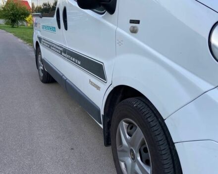 Білий Рено Трафік, об'ємом двигуна 2 л та пробігом 330 тис. км за 8700 $, фото 1 на Automoto.ua