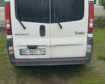 Белый Рено Трафик, объемом двигателя 2 л и пробегом 210 тыс. км за 9900 $, фото 1 на Automoto.ua