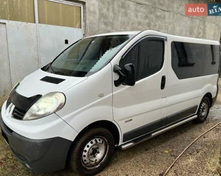 Білий Рено Трафік, об'ємом двигуна 2 л та пробігом 200 тис. км за 8300 $, фото 1 на Automoto.ua
