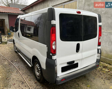 Білий Рено Трафік, об'ємом двигуна 2 л та пробігом 200 тис. км за 8300 $, фото 4 на Automoto.ua