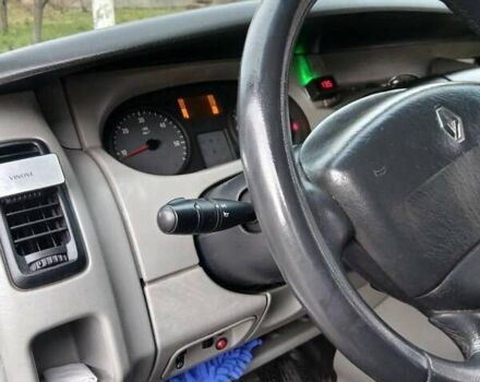 Белый Рено Трафик, объемом двигателя 2 л и пробегом 325 тыс. км за 8500 $, фото 8 на Automoto.ua