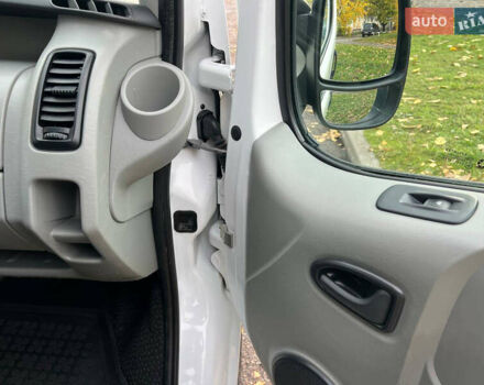 Белый Рено Трафик, объемом двигателя 2 л и пробегом 149 тыс. км за 12700 $, фото 19 на Automoto.ua