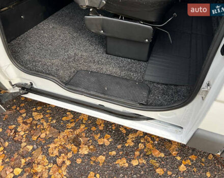 Белый Рено Трафик, объемом двигателя 2 л и пробегом 149 тыс. км за 12700 $, фото 18 на Automoto.ua