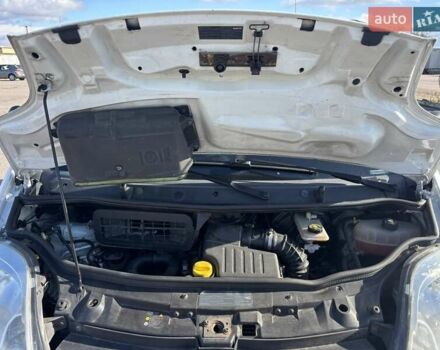 Білий Рено Трафік, об'ємом двигуна 2 л та пробігом 279 тис. км за 9900 $, фото 31 на Automoto.ua