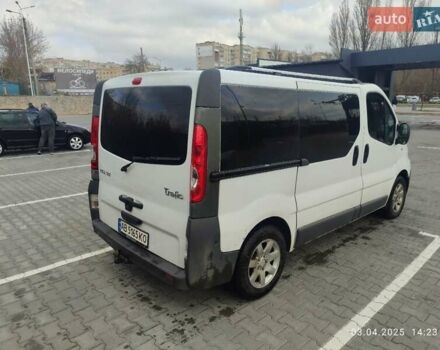 Белый Рено Трафик, объемом двигателя 2 л и пробегом 325 тыс. км за 10500 $, фото 5 на Automoto.ua