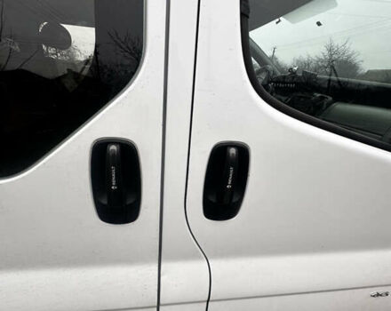 Белый Рено Трафик, объемом двигателя 2 л и пробегом 301 тыс. км за 11000 $, фото 9 на Automoto.ua