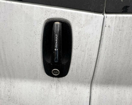 Белый Рено Трафик, объемом двигателя 2 л и пробегом 301 тыс. км за 11000 $, фото 8 на Automoto.ua