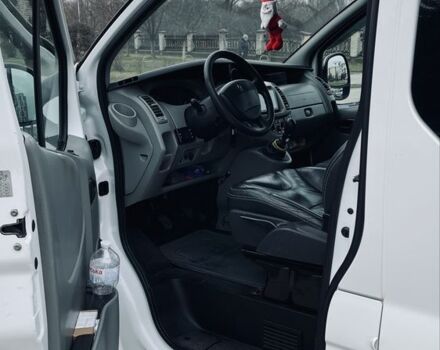 Белый Рено Трафик, объемом двигателя 2 л и пробегом 450 тыс. км за 12200 $, фото 10 на Automoto.ua