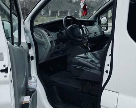 Белый Рено Трафик, объемом двигателя 2 л и пробегом 450 тыс. км за 12200 $, фото 9 на Automoto.ua