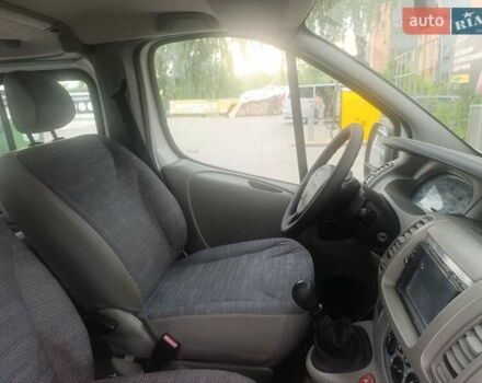 Белый Рено Трафик, объемом двигателя 2 л и пробегом 290 тыс. км за 13300 $, фото 1 на Automoto.ua