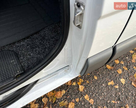 Белый Рено Трафик, объемом двигателя 2 л и пробегом 149 тыс. км за 12700 $, фото 15 на Automoto.ua