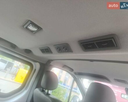 Белый Рено Трафик, объемом двигателя 2 л и пробегом 290 тыс. км за 13300 $, фото 3 на Automoto.ua