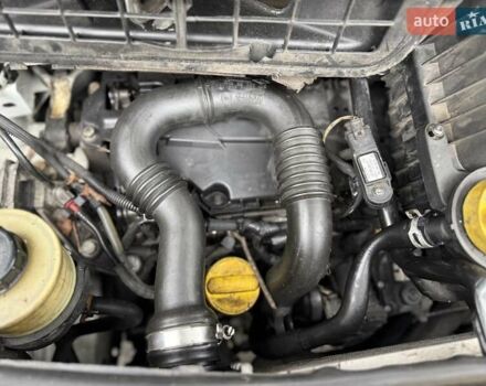 Білий Рено Трафік, об'ємом двигуна 2 л та пробігом 385 тис. км за 11000 $, фото 28 на Automoto.ua