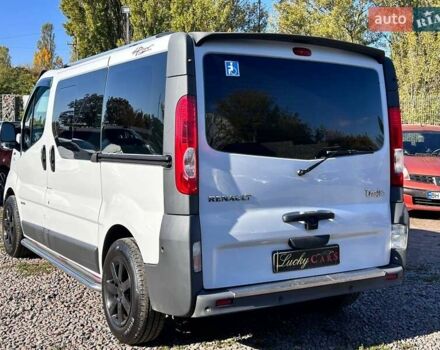 Белый Рено Трафик, объемом двигателя 2.5 л и пробегом 257 тыс. км за 12200 $, фото 7 на Automoto.ua