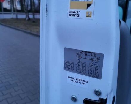 Белый Рено Трафик, объемом двигателя 2 л и пробегом 207 тыс. км за 11890 $, фото 70 на Automoto.ua