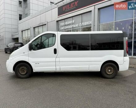 Білий Рено Трафік, об'ємом двигуна 2 л та пробігом 385 тис. км за 11000 $, фото 3 на Automoto.ua