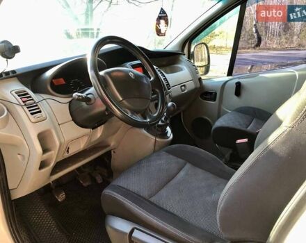Белый Рено Трафик, объемом двигателя 2 л и пробегом 325 тыс. км за 9400 $, фото 4 на Automoto.ua