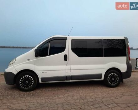 Белый Рено Трафик, объемом двигателя 2 л и пробегом 260 тыс. км за 12000 $, фото 1 на Automoto.ua