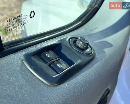 Белый Рено Трафик, объемом двигателя 2.5 л и пробегом 257 тыс. км за 12200 $, фото 13 на Automoto.ua