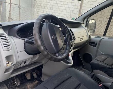 Белый Рено Трафик, объемом двигателя 2 л и пробегом 292 тыс. км за 10500 $, фото 1 на Automoto.ua