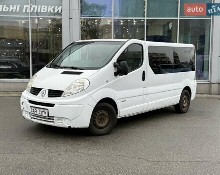 Білий Рено Трафік, об'ємом двигуна 2 л та пробігом 385 тис. км за 11000 $, фото 2 на Automoto.ua