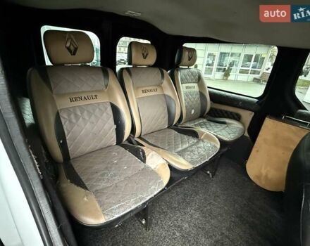 Білий Рено Трафік, об'ємом двигуна 2 л та пробігом 385 тис. км за 11000 $, фото 16 на Automoto.ua