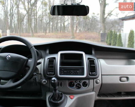 Белый Рено Трафик, объемом двигателя 2 л и пробегом 272 тыс. км за 13598 $, фото 17 на Automoto.ua