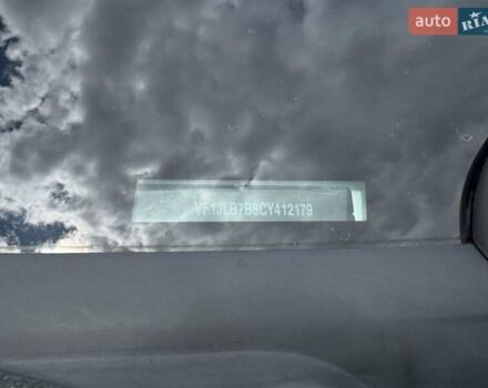 Белый Рено Трафик, объемом двигателя 2 л и пробегом 220 тыс. км за 14690 $, фото 16 на Automoto.ua