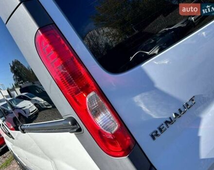 Белый Рено Трафик, объемом двигателя 2.5 л и пробегом 257 тыс. км за 12200 $, фото 8 на Automoto.ua