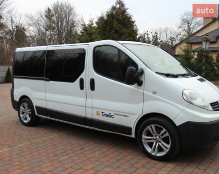 Белый Рено Трафик, объемом двигателя 2 л и пробегом 272 тыс. км за 13598 $, фото 3 на Automoto.ua