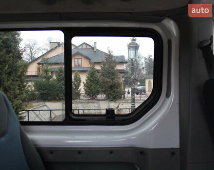 Белый Рено Трафик, объемом двигателя 2 л и пробегом 272 тыс. км за 13598 $, фото 19 на Automoto.ua
