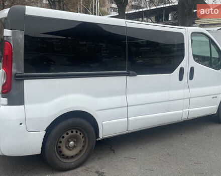 Белый Рено Трафик, объемом двигателя 2 л и пробегом 385 тыс. км за 12000 $, фото 3 на Automoto.ua