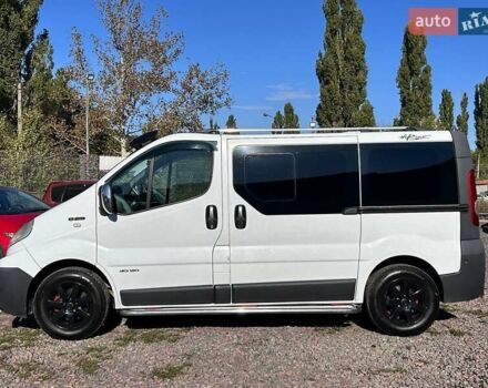 Белый Рено Трафик, объемом двигателя 2.5 л и пробегом 257 тыс. км за 12200 $, фото 6 на Automoto.ua