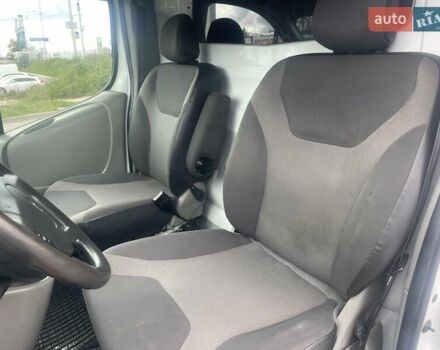 Белый Рено Трафик, объемом двигателя 2 л и пробегом 270 тыс. км за 8700 $, фото 14 на Automoto.ua