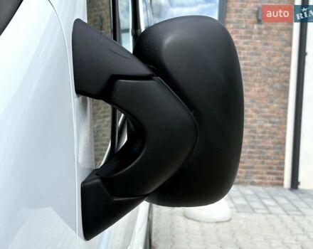 Білий Рено Трафік, об'ємом двигуна 2 л та пробігом 210 тис. км за 14990 $, фото 44 на Automoto.ua