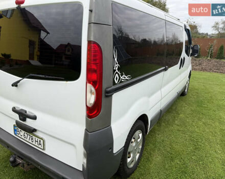 Білий Рено Трафік, об'ємом двигуна 2 л та пробігом 285 тис. км за 12600 $, фото 2 на Automoto.ua