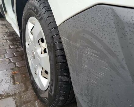 Рено Трафик 2011 в Ровно на Automoto.ua Белый Рено Трафик, объемом двигателя 2 л и пробегом 402 тыс. км за 11200 $, фото 6 на Automoto.ua