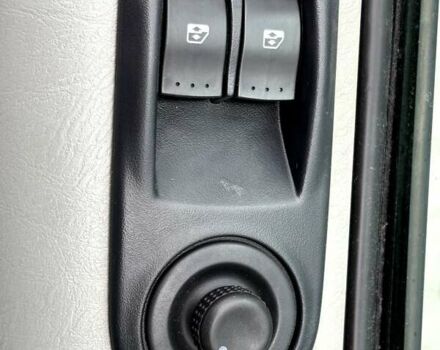 Білий Рено Трафік, об'ємом двигуна 2 л та пробігом 210 тис. км за 14990 $, фото 49 на Automoto.ua